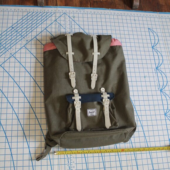 Herschel Little America Laptop Gorpcore Backpack, Ivy Green, EUC - Picture 3 of 11